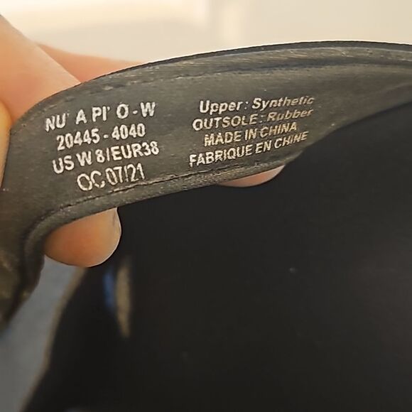 Olukai Sandals size 8 - Picture 6 of 7